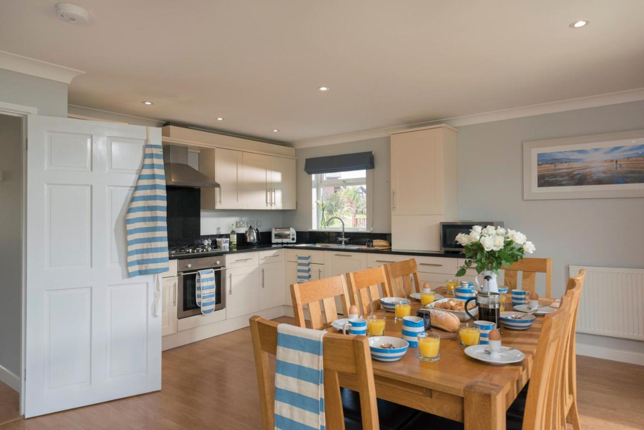 Fistral Hot Tub House For 8 On Retallack Resort New Quay Екстериор снимка